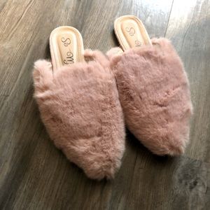 Pink fuzzy pointed flats